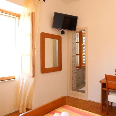 Coosy Katarina Lumbarda