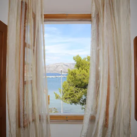 Coosy Rooms Katarina 3* Lumbarda