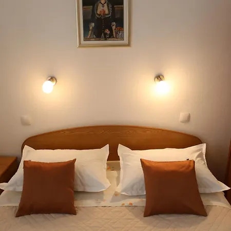 Guest house Coosy Rooms Katarina 3*